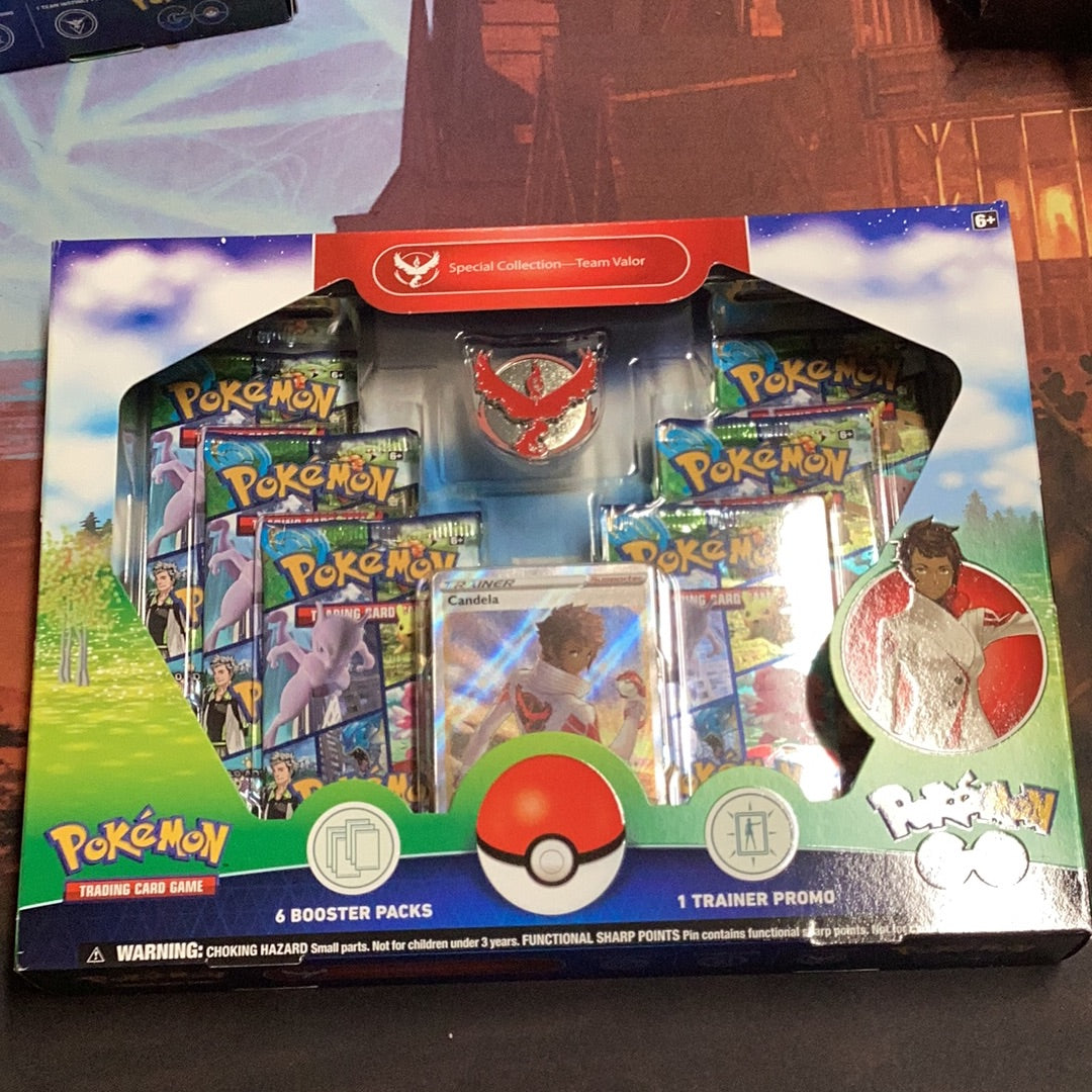 Pokémon go: Special Collection Team Valor