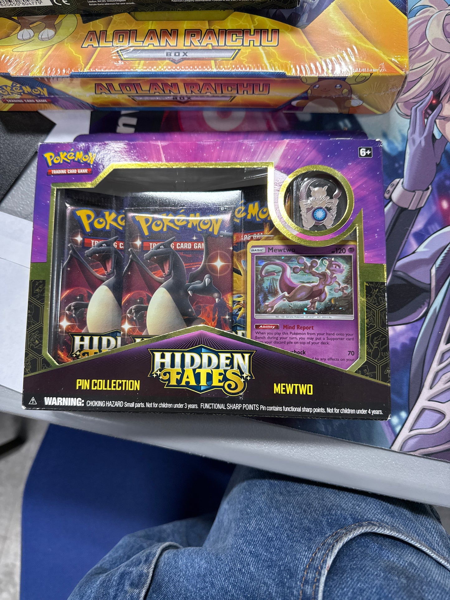 Hidden Fates Pin Collection (Mewtwo)
